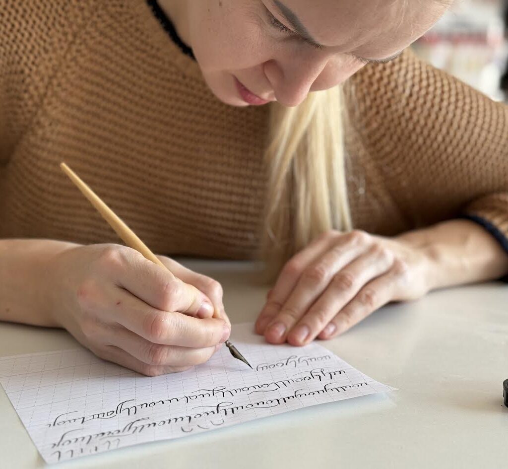 Kodėl verta rinktis kaligrafiją? Nauda ir poveikis 2 kaligrafija