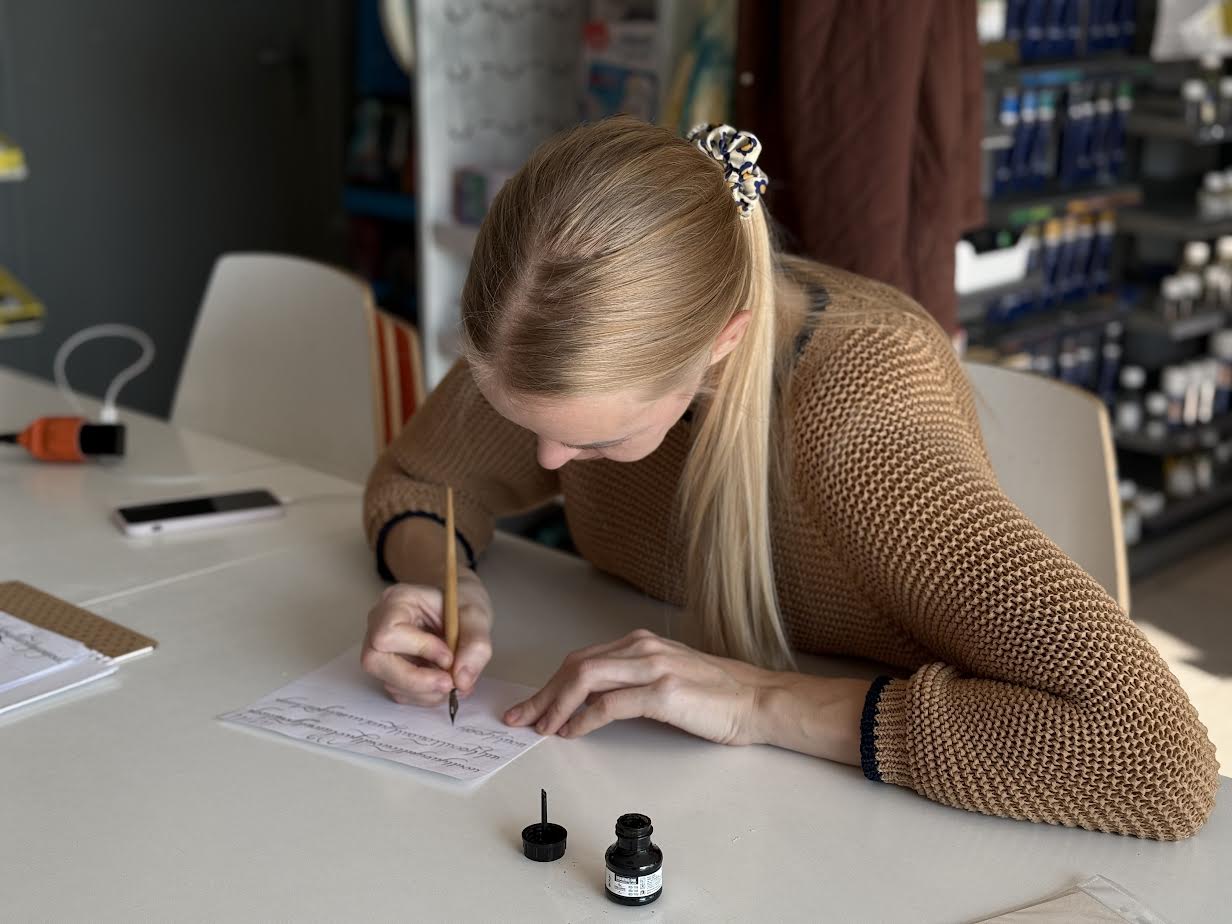 Kodėl verta rinktis kaligrafiją? Nauda ir poveikis 1 kaligrafijos-nauda